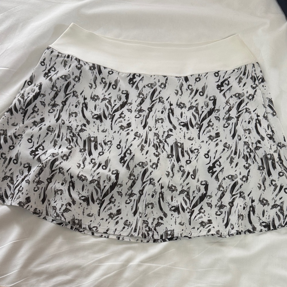 Stylish Black and White Women's Skirt
